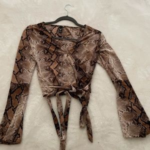 Long sleeve sexy snake print top